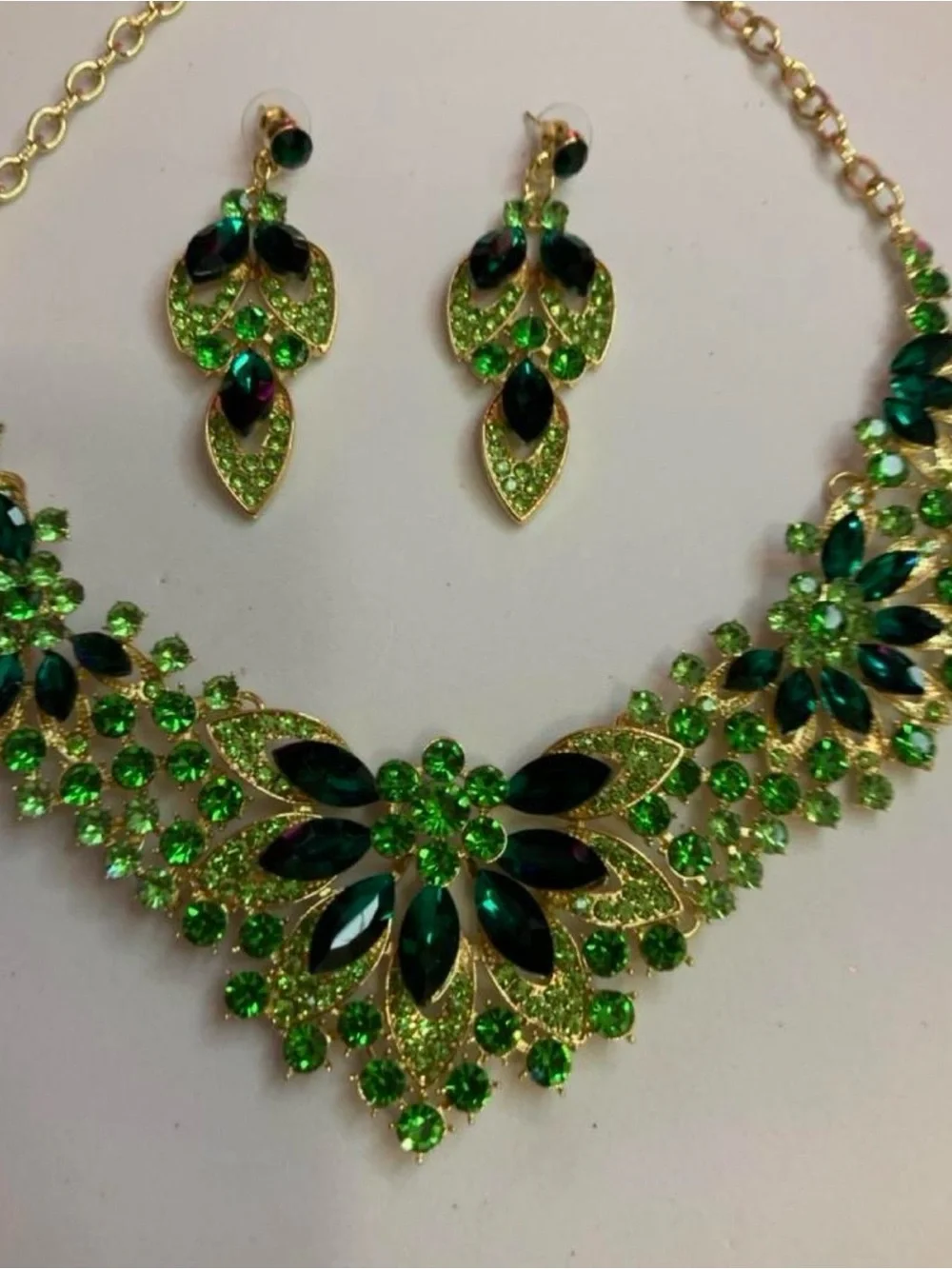 Beautiful Gold-Tone Green Crystal Statement Necklace & Earring Set (Z-7)